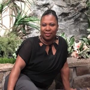 Meet your Posher, Deborah